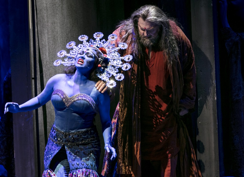 "Lakmé" at Malmö Opera House (2017)
Svetlana Moskalenko (Lakmé) and Taras Shtonda (Nilakanta)
Scenography by Anne Marie Legenstein
Lights by Zerlina Hughes
Costume and Makeup design: Gesine Völlm
Director: Nicola Raab