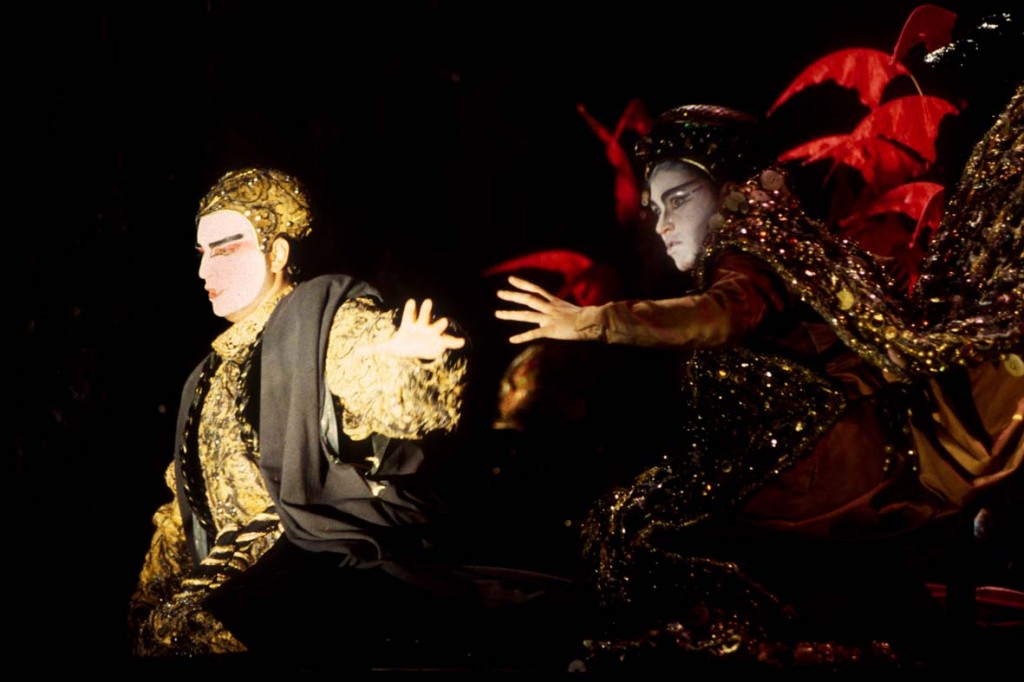Semiramide, Rossini Opera Festival in Pesaro (1992)
Michele Pertusi (Assur) and Iano Tamar (Semiramide)
Direction, set and costume design by Hugo De Ana